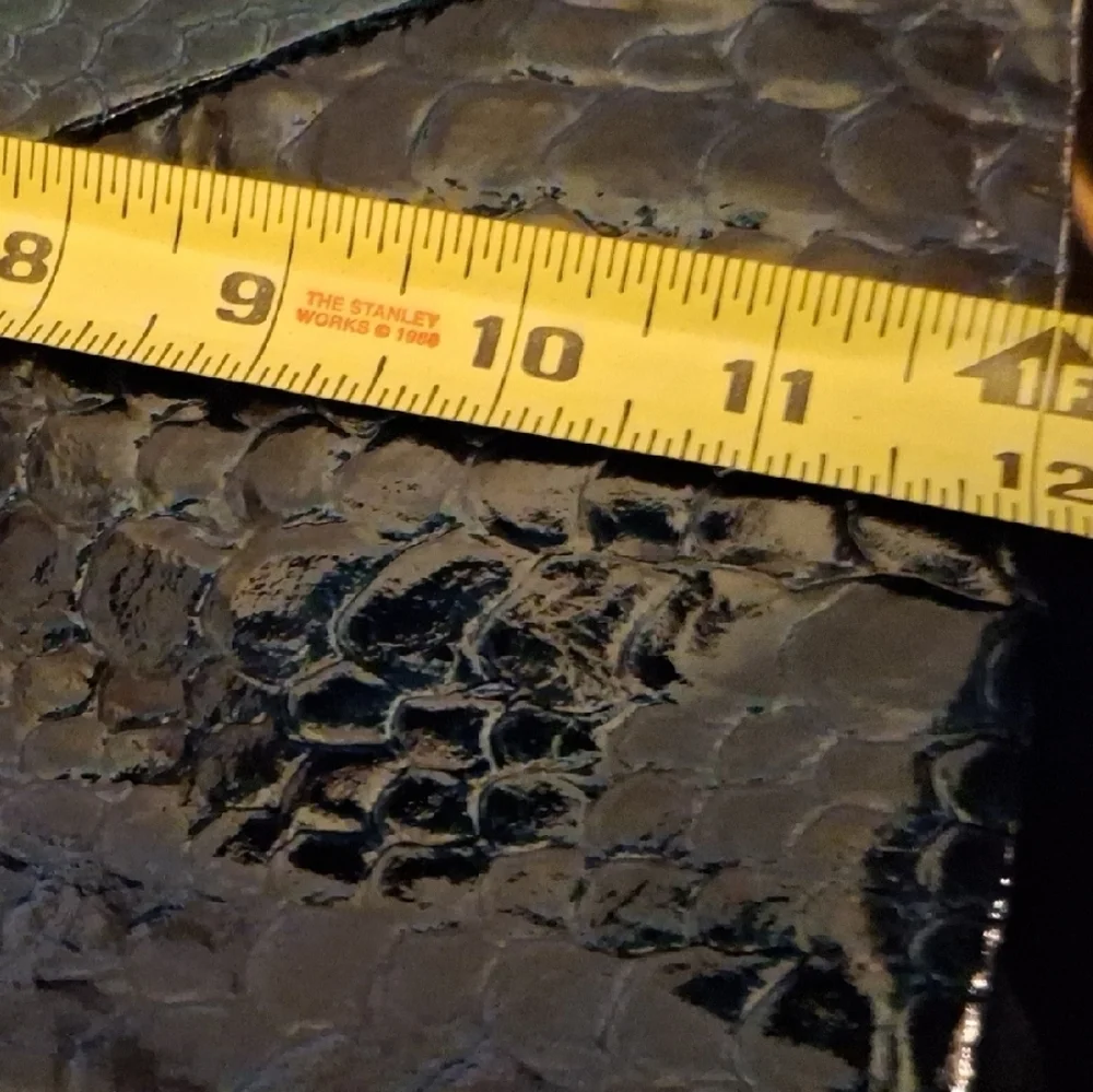 Italian Embosed "Croc" Leather Clutch - Picture 7 of 8